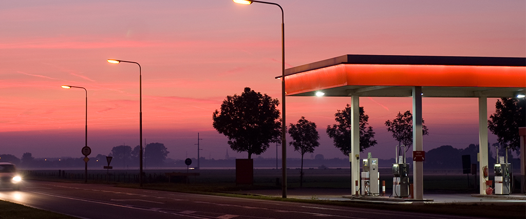 Fuel and convenience: market entry through network acquisition