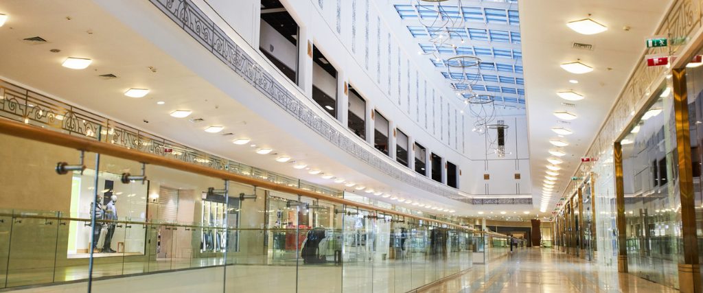 What's a mall tenant to do?