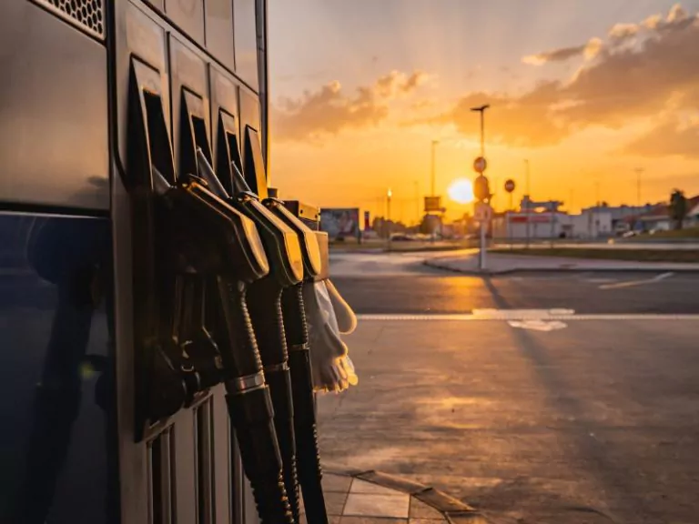 Insight for fuel pricing strategy. Avoiding the noise. Mobile Image (2)